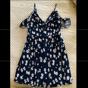 CHARLOTTE RUSSE | BLUE FLORAL MINI DRESS